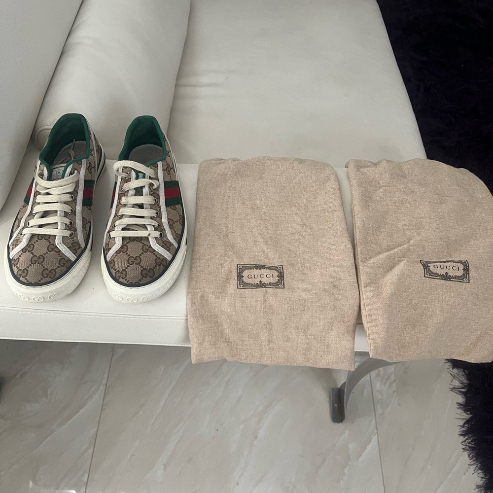 Gucci Women Sneakers size 8 1/2